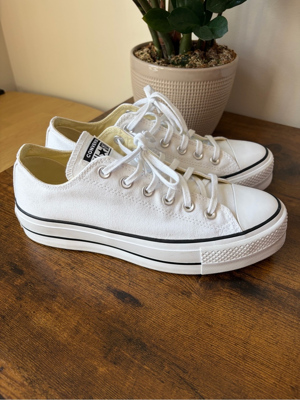 CONVERSE Chuck Taylor All Star Lift Platform Womens Low Top Shoes - Picture 2 of 5
